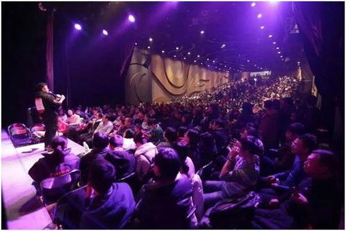 脱口秀现场吃瓜,吃瓜群众围观娱乐圈风云