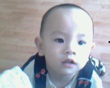 希希吃贝贝瓜,一场甜蜜的夏日邂逅