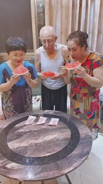 吃瓜大王老爸比赛,吃瓜大王老爸的精彩比赛瞬间